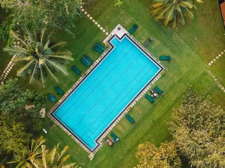 Resort Talalla Retreat