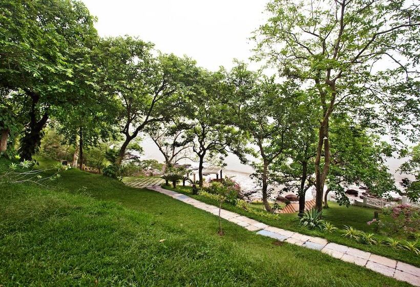 Stone Water Eco Resort