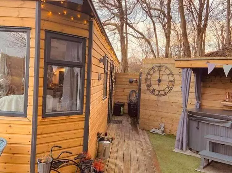 A Beautiful, Unique Lodge, Made For Two