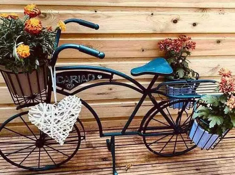 A Beautiful, Unique Lodge, Made For Two