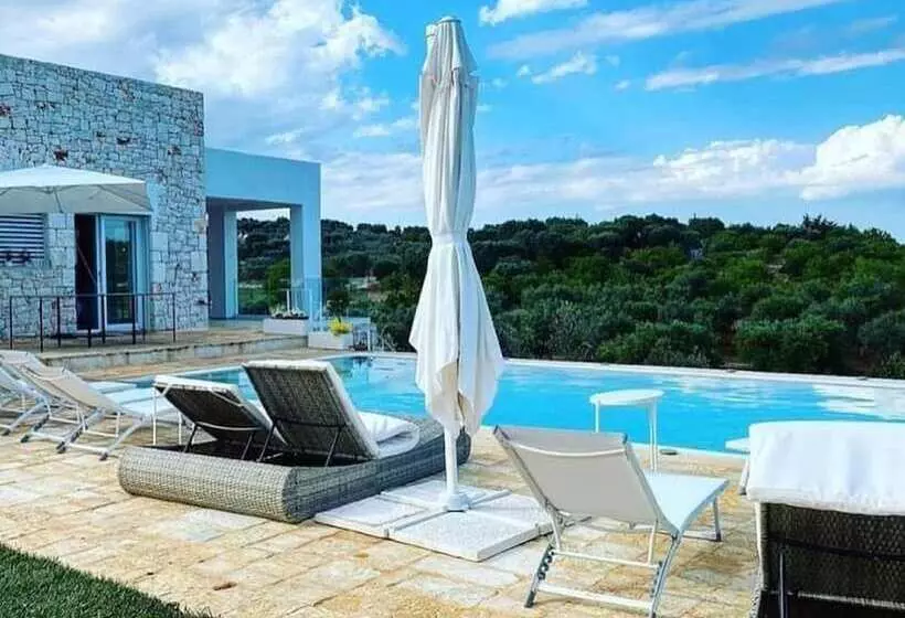 Aamiaismajoitus (B&B) Feudi Mandolivo