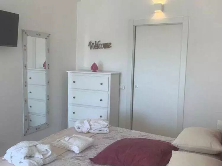 Aamiaismajoitus (B&B) Feudi Mandolivo