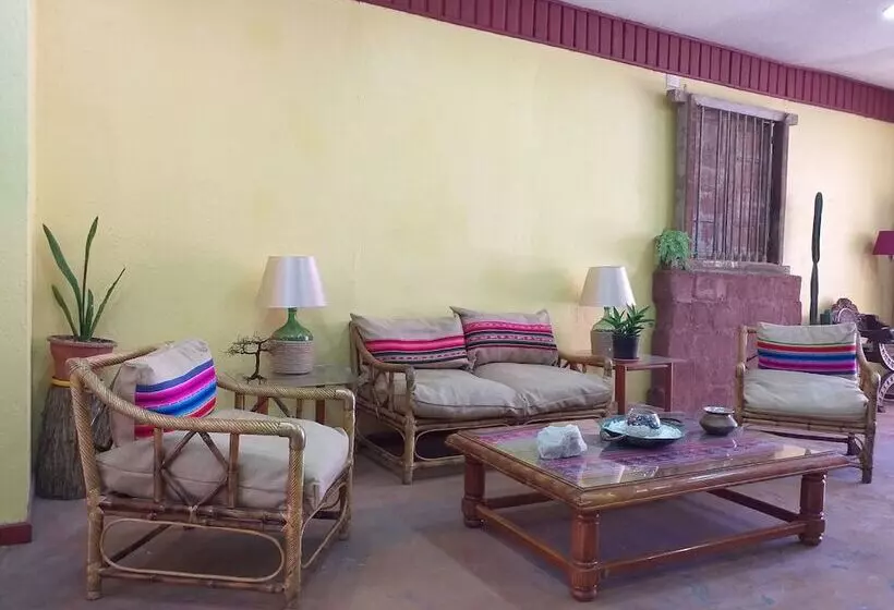 Hostal Ashpai