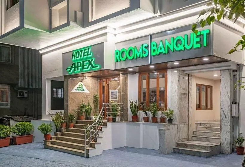 هتل Apex Surat