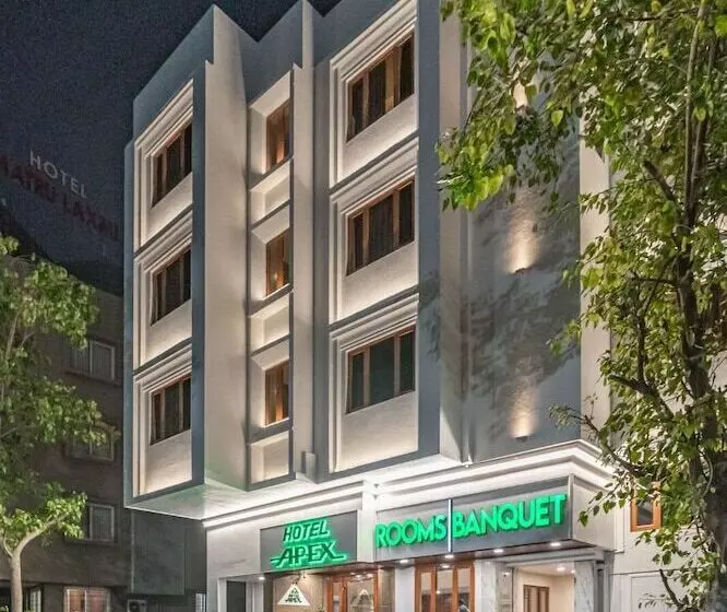 هتل Apex Surat