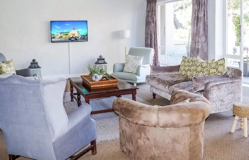 Hotelli Katberg Mountain Resort &