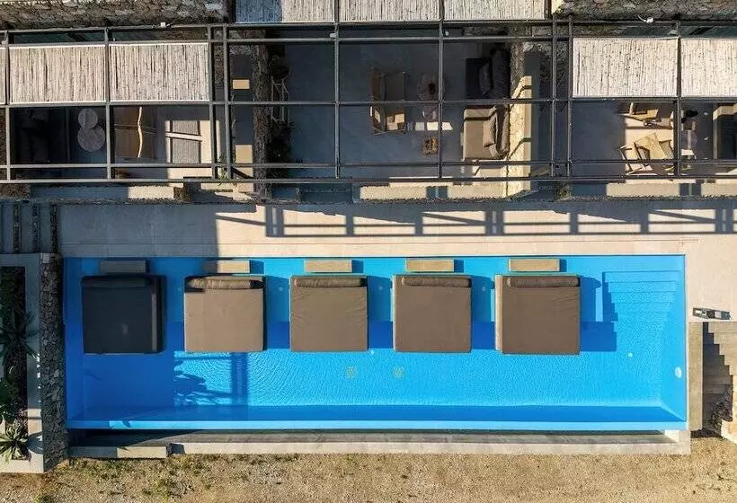 Hotelli Le Grand Bleu Resort