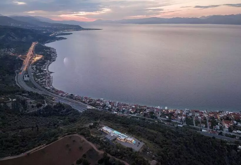 Hotelli Le Grand Bleu Resort