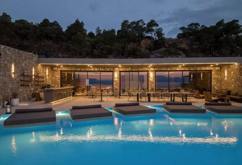 Hotelli Le Grand Bleu Resort