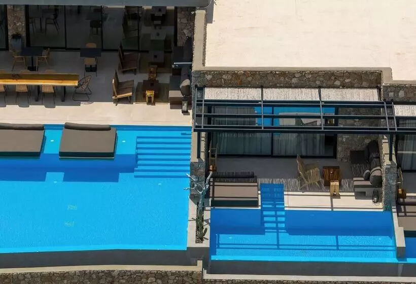 Hotelli Le Grand Bleu Resort