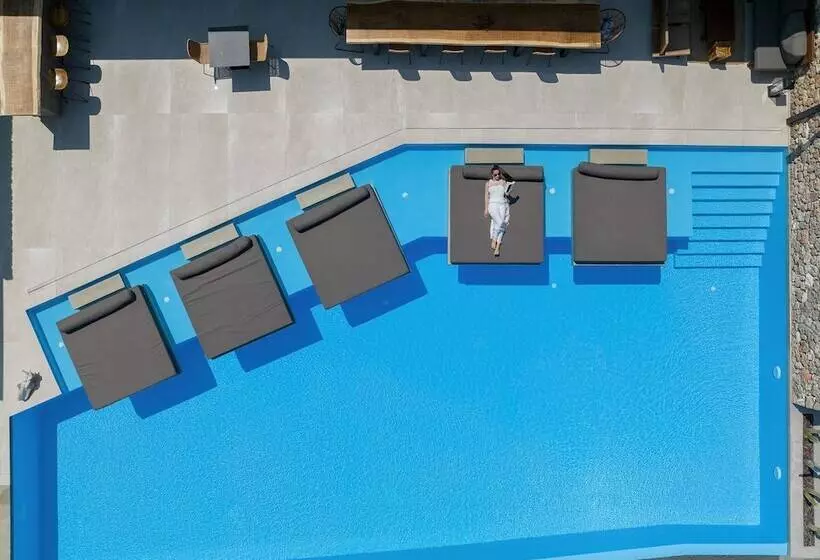 Hotelli Le Grand Bleu Resort