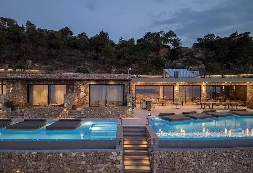 Hotelli Le Grand Bleu Resort