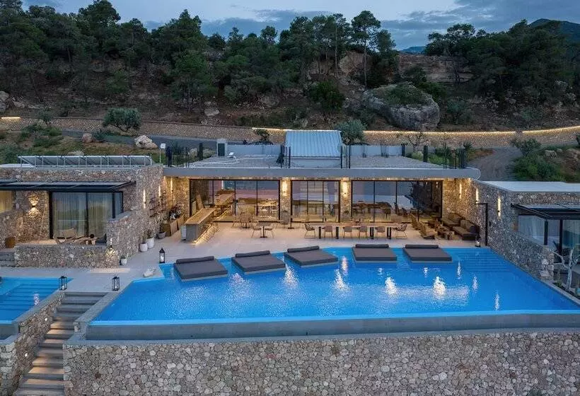 Hotelli Le Grand Bleu Resort