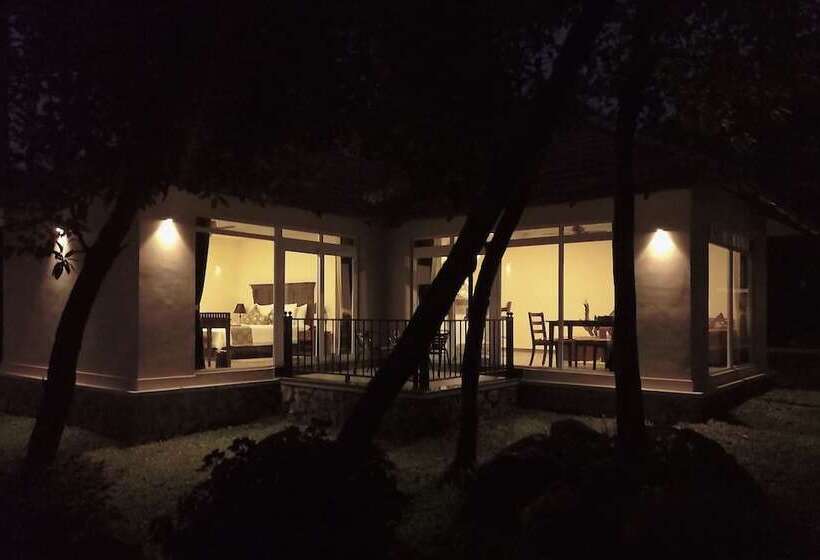 호텔 Montrose Golf Resort & Spa