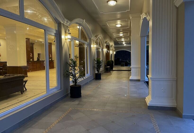 호텔 Montrose Golf Resort & Spa