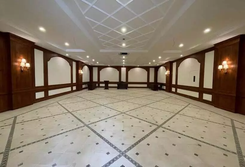 Hotelli Montrose Golf Resort & Spa