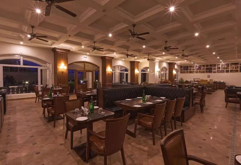 Hotelli Montrose Golf Resort & Spa