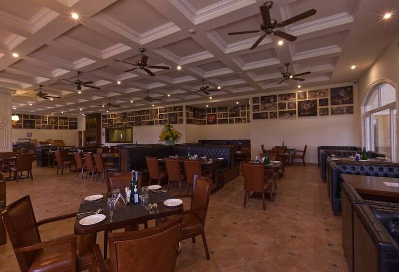 호텔 Montrose Golf Resort & Spa