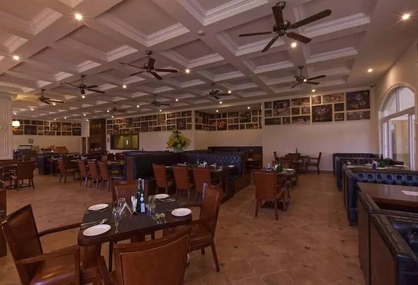 Hotelli Montrose Golf Resort & Spa