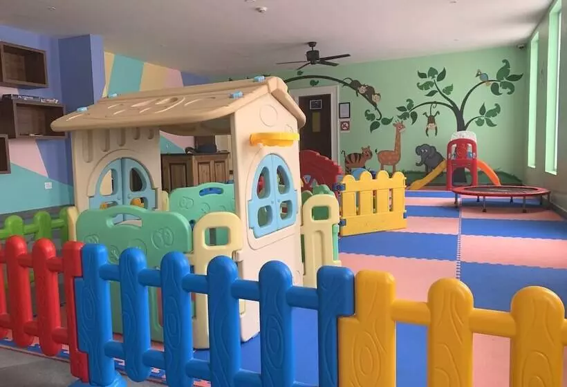 Hotelli Montrose Golf Resort & Spa