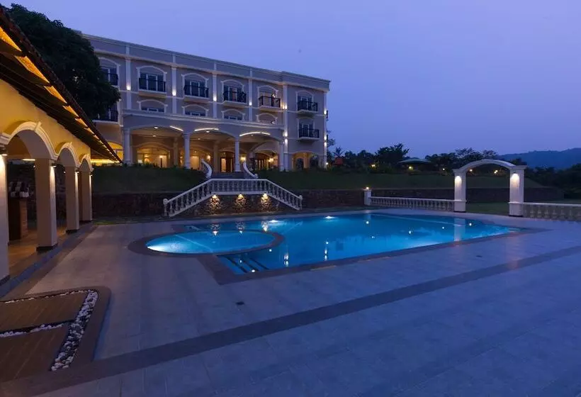 Hotelli Montrose Golf Resort & Spa