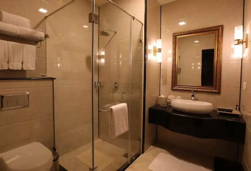 Hotelli Montrose Golf Resort & Spa