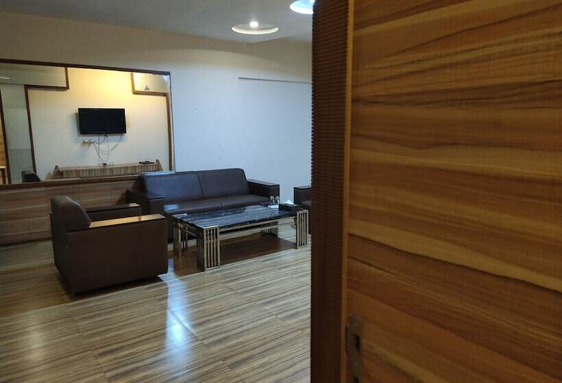 ホテル Praveen International