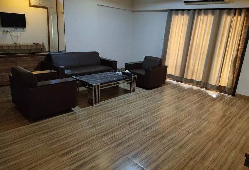 ホテル Praveen International