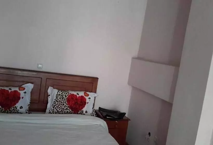 هتل Roza