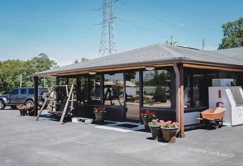 Hotelli The Inn At Gull Lake