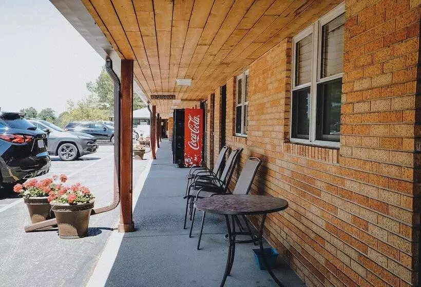 Hotelli The Inn At Gull Lake