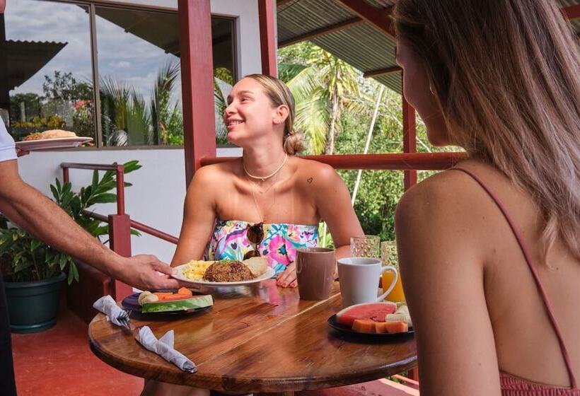 هتل Villas Jacquelina