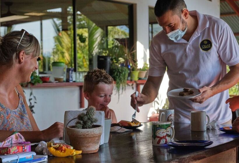 هتل Villas Jacquelina