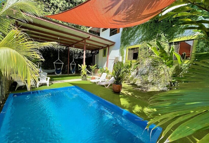 هتل Villas Jacquelina