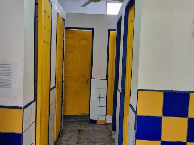 Hotelli Wide Mouth Frog