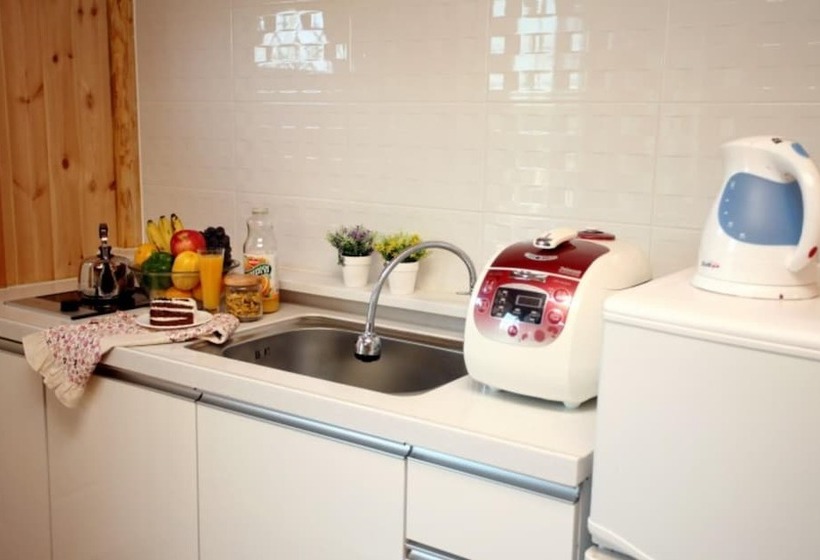 Jeju Bille Tongnamuhyuyang Pension