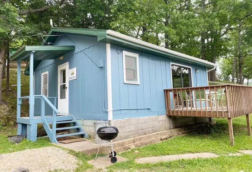 Majatalo Niangua Hills Resort