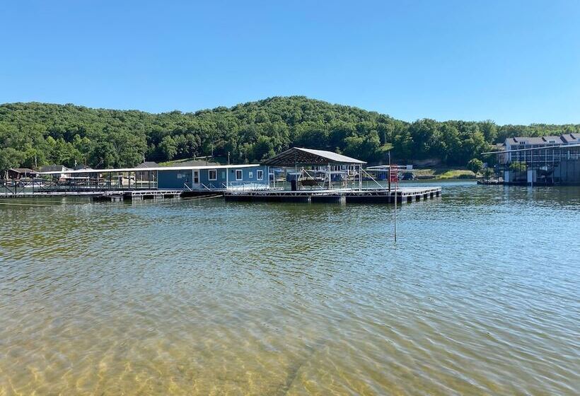 פנסיון Niangua Hills Resort