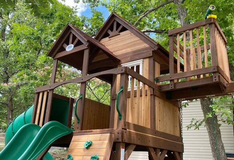 פנסיון Niangua Hills Resort