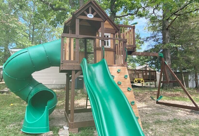 פנסיון Niangua Hills Resort