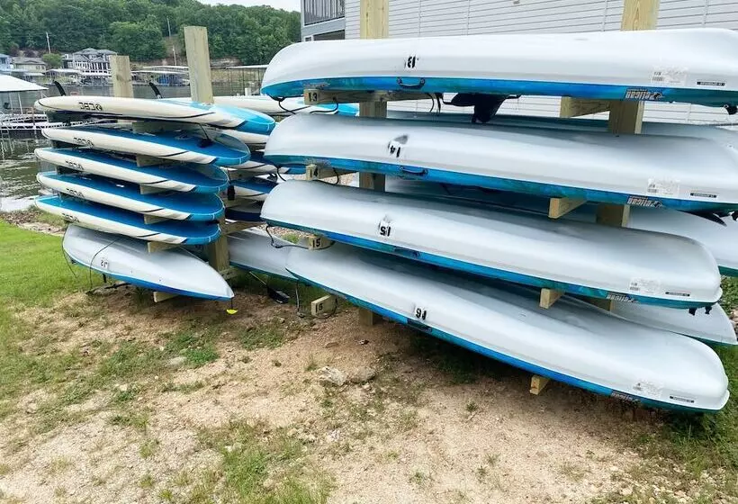 Majatalo Niangua Hills Resort