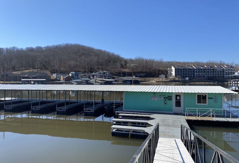 פנסיון Niangua Hills Resort