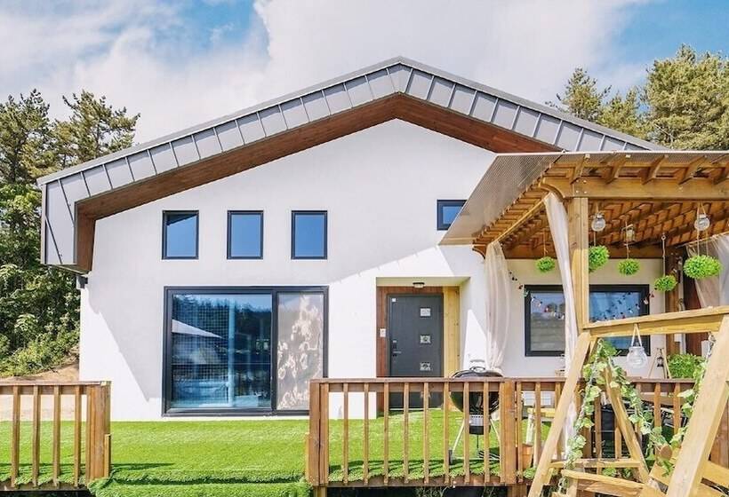 Pensiune Taean Yoyo Kids Poolvilla