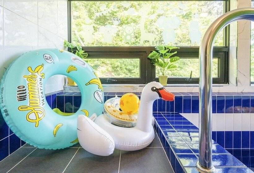 Pensiune Taean Yoyo Kids Poolvilla