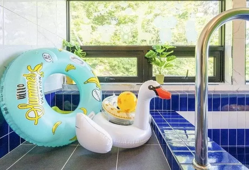 Majatalo Taean Yoyo Kids Poolvilla