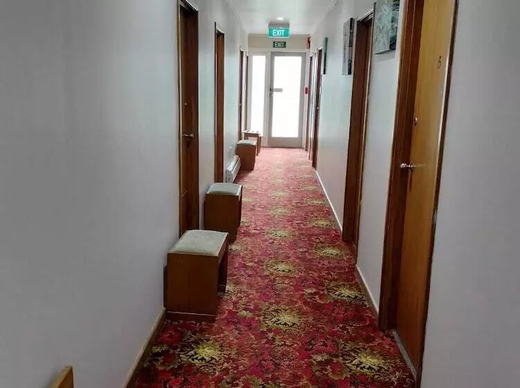 Motelli Whitehorse Inn