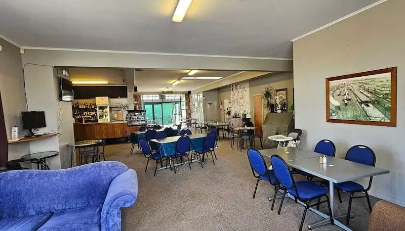 Motelli Whitehorse Inn