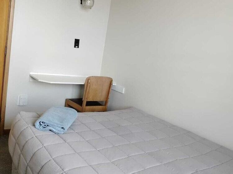 Мотель Whitehorse Inn