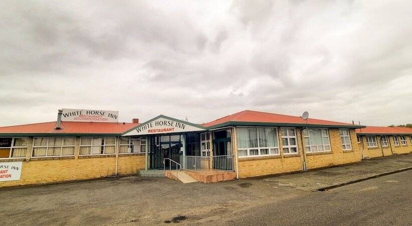 Мотель Whitehorse Inn
