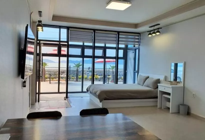 Yeosu Wayo Ocean View Pension